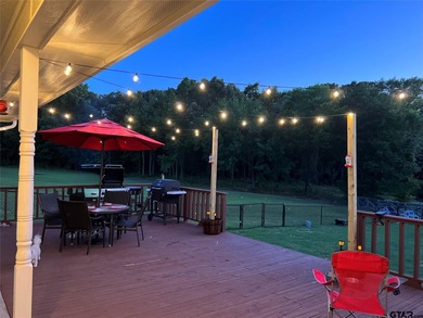 Welcome home to this charming farmhouse-style 3 bedroom, 2 bath - photo 26