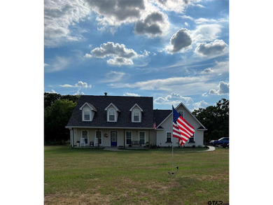 Welcome home to this charming farmhouse-style 3 bedroom, 2 bath - photo 30