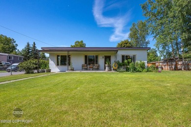 Charming Ranch close to Cheney Lake. Inviting open-concept floor - photo 1