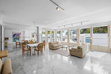 Bright and spacious first-floor walk-up residence with direct - photo 2