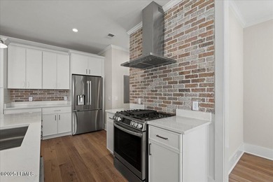 Brand new construction in the heart of Pigeon Point! This - photo 11