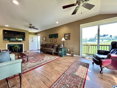 Very nice upper level condo located in a gated Lake Cumberland - photo 16