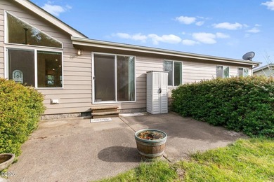 One word: Stonebridge! The highly desired Depoe Bay manufactured - photo 26