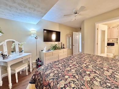 Very nice upper level condo located in a gated Lake Cumberland - photo 29
