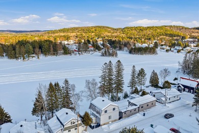 Lake Home For Sale in Saint-Alexis-Des-Monts, QC