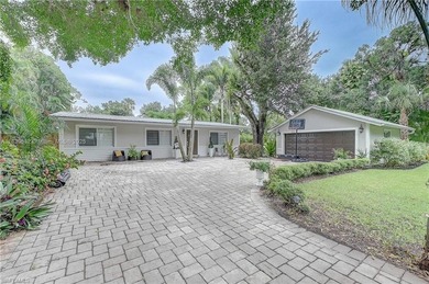 Caloosahatchee River Home For Sale in Labelle Florida