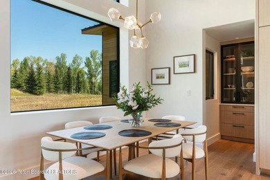 This stunning new 4,000 sqft home on 3.8 acres in the Fairways - photo 11