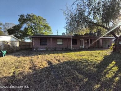 Unlock the potential of this 3-bedroom, 2-bathroom home nestled - photo 3