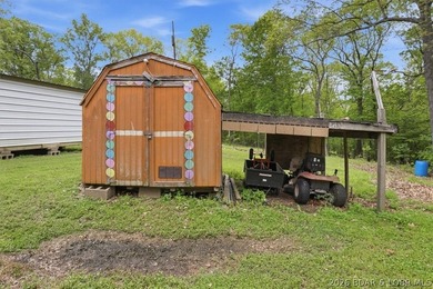 4 Beds | 2 Bath fixer upper in Stover, Mo! A fantastic chance to - photo 32