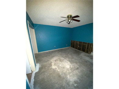 Unlock the potential of this amazing townhouse opportunity. A - photo 6