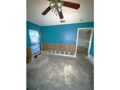 Unlock the potential of this amazing townhouse opportunity. A - photo 8