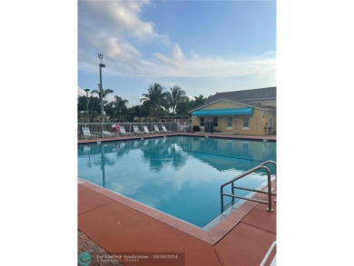 (private lake, pond, creek) Townhome/Townhouse For Sale in Homestead Florida