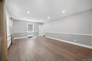 458 N Magee Street welcomes you to a 6br/,2bth DUPLEX, 2 updated - photo 12