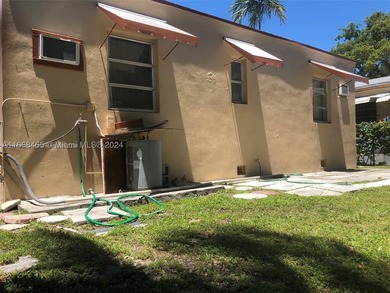 Amazing opportunity to re build or remodel, brand new roof and - photo 6