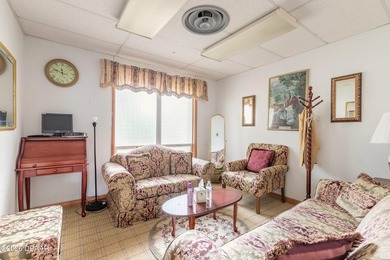 Situated just one block from Granada Blvd. and two blocks from - photo 11