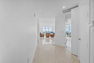 A light-filled residence perched high above one of South - photo 24