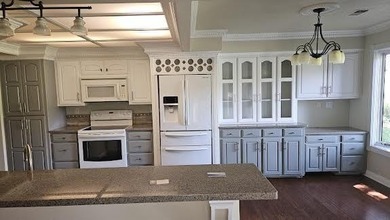 THIS IS A GREAT ''ALL ONE LEVEL'' RANCH.... LOCATED ON A - photo 25