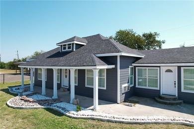 Discover an exceptional commercial opportunity in the heart of - photo 2