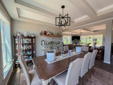 A private mountain escape with 2 homes! Set on 12 breathtaking - photo 17