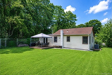 Welcome to this well-maintained three-bedroom, one-bathroom - photo 21