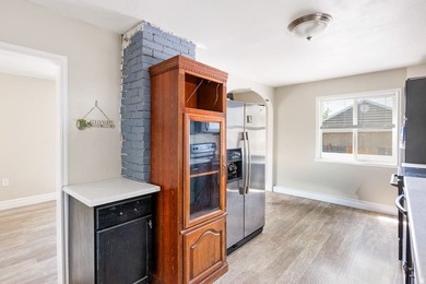 Located directly across from Cascade Elementary, this East Orem - photo 7
