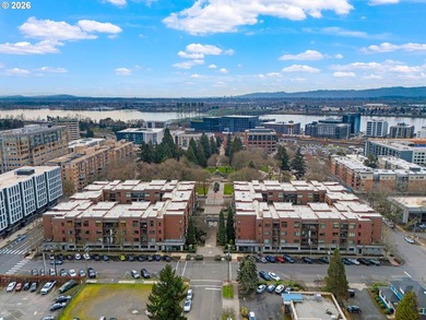 For easy and convenient living in downtown Vancouver, Washington - photo 2