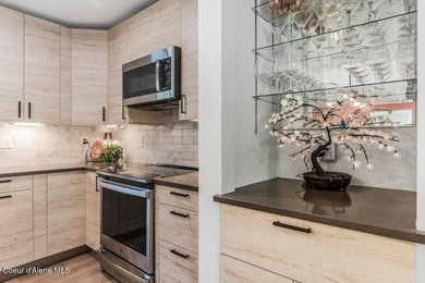 Beautifully updated & move-in ready, this spacious 4-bedroom - photo 11