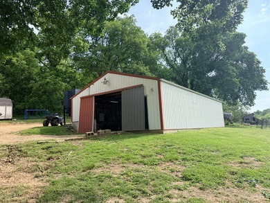 This is a really nice Benton county farm really close to Lake of - photo 14