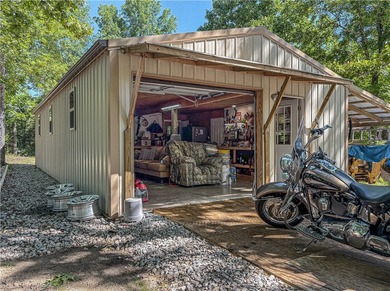 Tucked away in the beautiful Ozarks near Bull Shoals Lake, this - photo 16