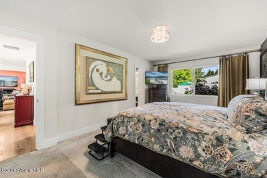 Beautifully updated & move-in ready, this spacious 4-bedroom - photo 17