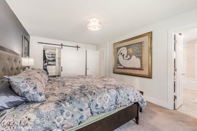 Beautifully updated & move-in ready, this spacious 4-bedroom - photo 19