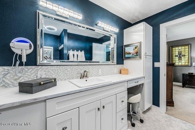 Beautifully updated & move-in ready, this spacious 4-bedroom - photo 21