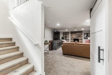 Beautifully updated & move-in ready, this spacious 4-bedroom - photo 24