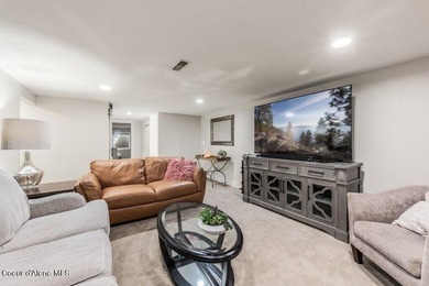 Beautifully updated & move-in ready, this spacious 4-bedroom - photo 27