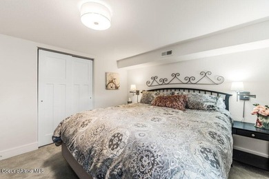 Beautifully updated & move-in ready, this spacious 4-bedroom - photo 29