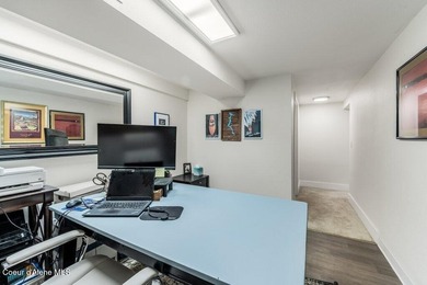 Beautifully updated & move-in ready, this spacious 4-bedroom - photo 34