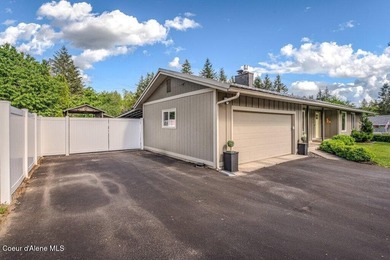 Beautifully updated & move-in ready, this spacious 4-bedroom - photo 37