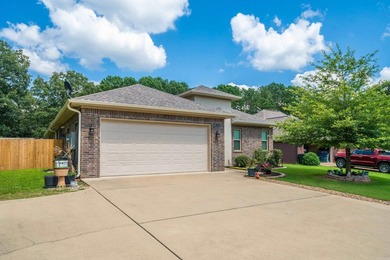 Got room to spread out? This all-brick, 1-level 4-bedroom - photo 50