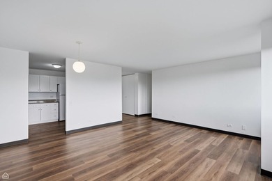 Welcome home to an abundance of natural light in this renovated - photo 7