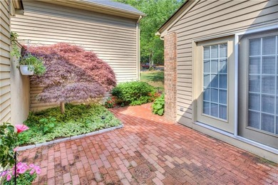 The lovely Pine Glen condo development is conveniently located - photo 12