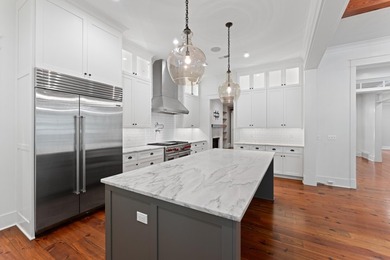 Welcome to your private sanctuary! This stunning estate resting - photo 14