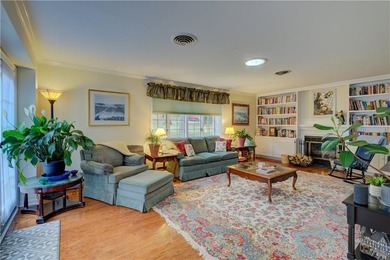 The lovely Pine Glen condo development is conveniently located - photo 14