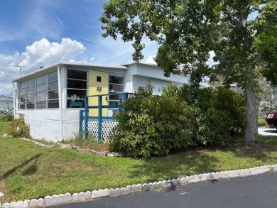 Lake Dell Home For Sale in Dundee Florida