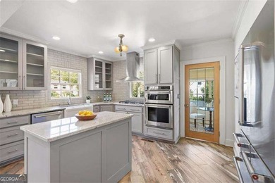 Welcome to this beautifully remodeled and extraordinarily unique - photo 23