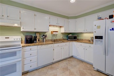 The lovely Pine Glen condo development is conveniently located - photo 26