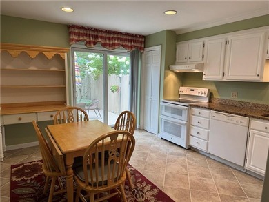 The lovely Pine Glen condo development is conveniently located - photo 28