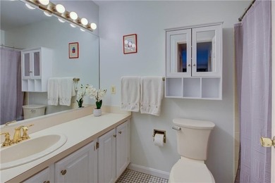 The lovely Pine Glen condo development is conveniently located - photo 32