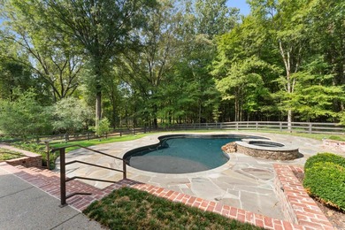 Welcome to your private sanctuary! This stunning estate resting - photo 34