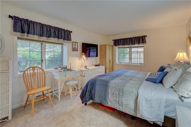 The lovely Pine Glen condo development is conveniently located - photo 35