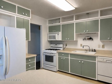 Just 5 minutes to JBER's Boniface Gate--VA, FHA & AHFC eligible - photo 6